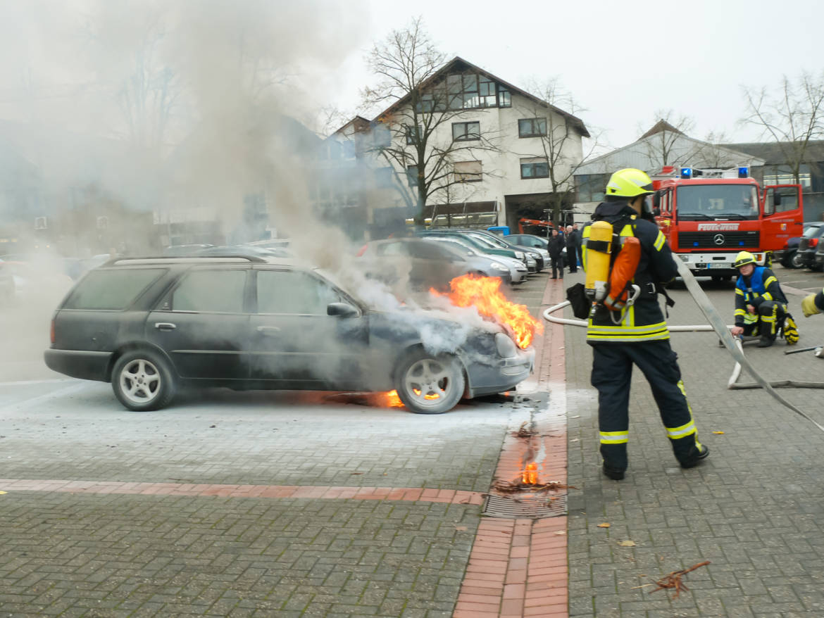 20131119_PkwBrandRaiffeisenplatz_001.jpg