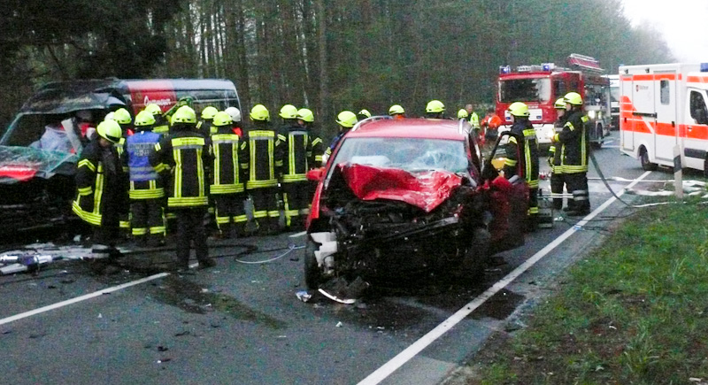 20140402_VerkehrsunfallBergweg_006.jpg