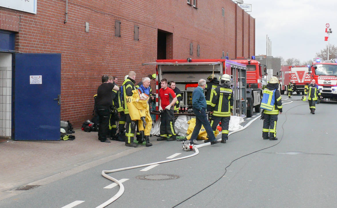 20150309_Gefahrgutunfall_Brand_034.jpg