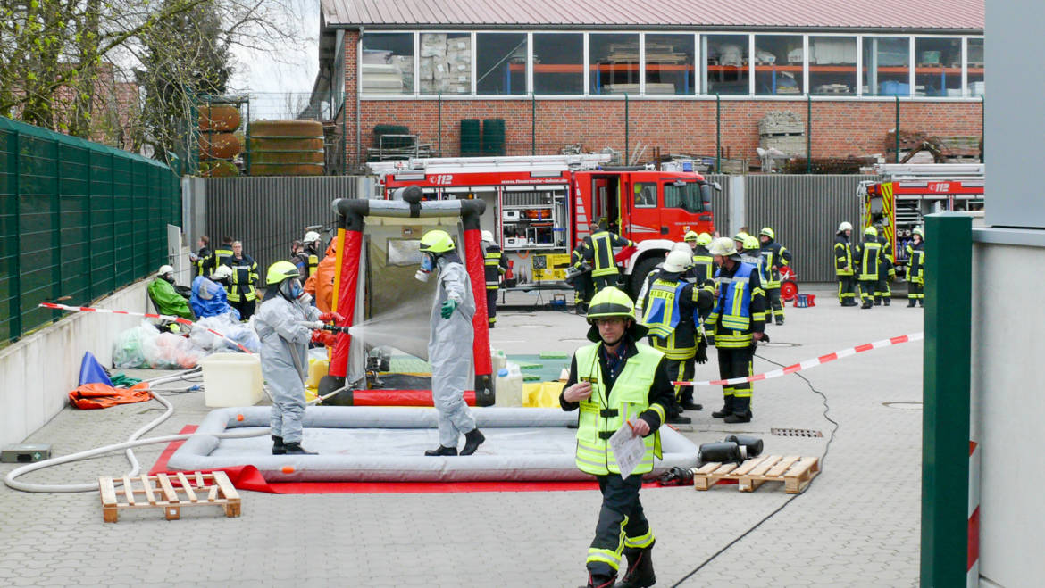 Übung: Feuerwehr probt Ernstfall bei Wiesenhof