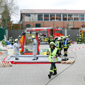 Übung: Feuerwehr probt Ernstfall bei Wiesenhof
