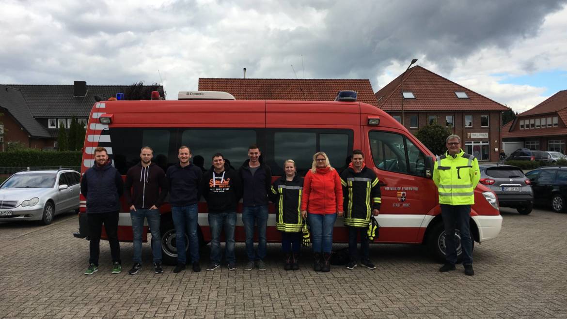 Kameraden machen Feuerwehrführerschein