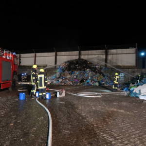 Brand von Abfällen auf Recyclinghof