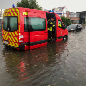 Unwetter-Alarm: Wassereinbruch in Gebäude