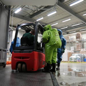 Gefahrgut-Übung bei Biochem in Lohne