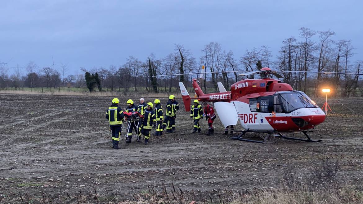 Ausleuchten für Rettungshubschrauber nach Verkehrsunfall