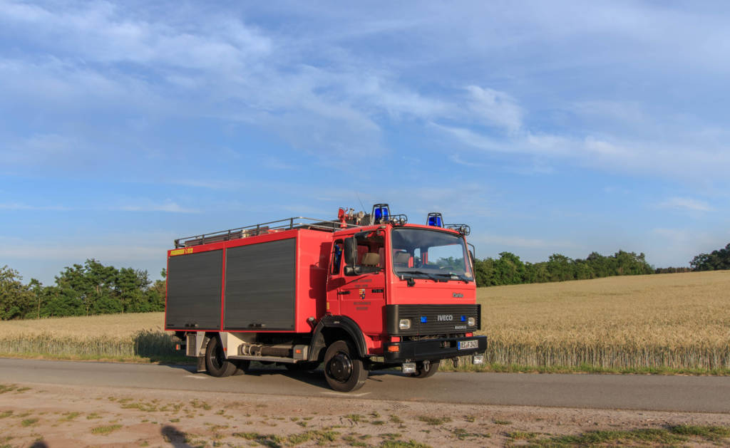 Das Tanklöschfahrzeug (TLF 8/18) der Feuerwehr Brockdorf ist mit Ausrüstung zur Brandbekämpfung und für die einfache technische Hilfeleistung ausgestattet. Das Spezialgebiet ist allerdings ganz klar die Brandbekämpfung, wofür das Einsatzfahrzeug mit seinem 2400 Liter umfassenden Wassertank auch bestens gerüstet ist. Bei größeren Einsätzen kann es so auch zum Wassertransport im Pendelverkehr eingesetzt werden.