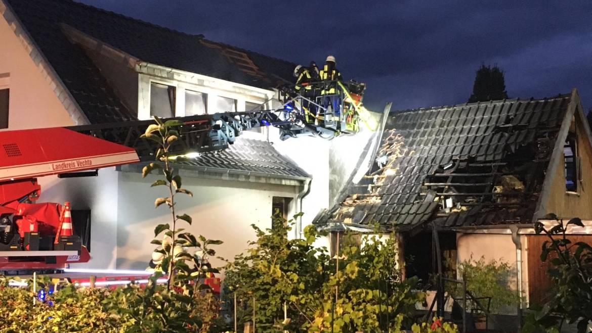 Nachbarschaftliche Löschhilfe bei Wohnhausbrand
