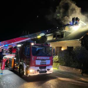 Nachbarschaftliche Löschhilfe bei Wohnhausbrand