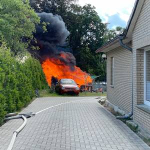 Brand einer Gartenhütte