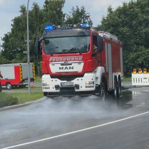 Flüssiger Zucker auf der Fahrbahn