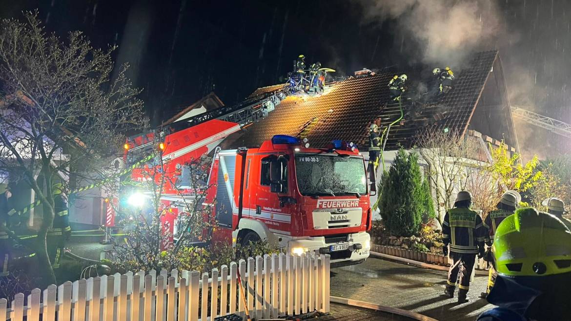 Nachbarschaftliche Löschhilfe bei Wohnhausbrand