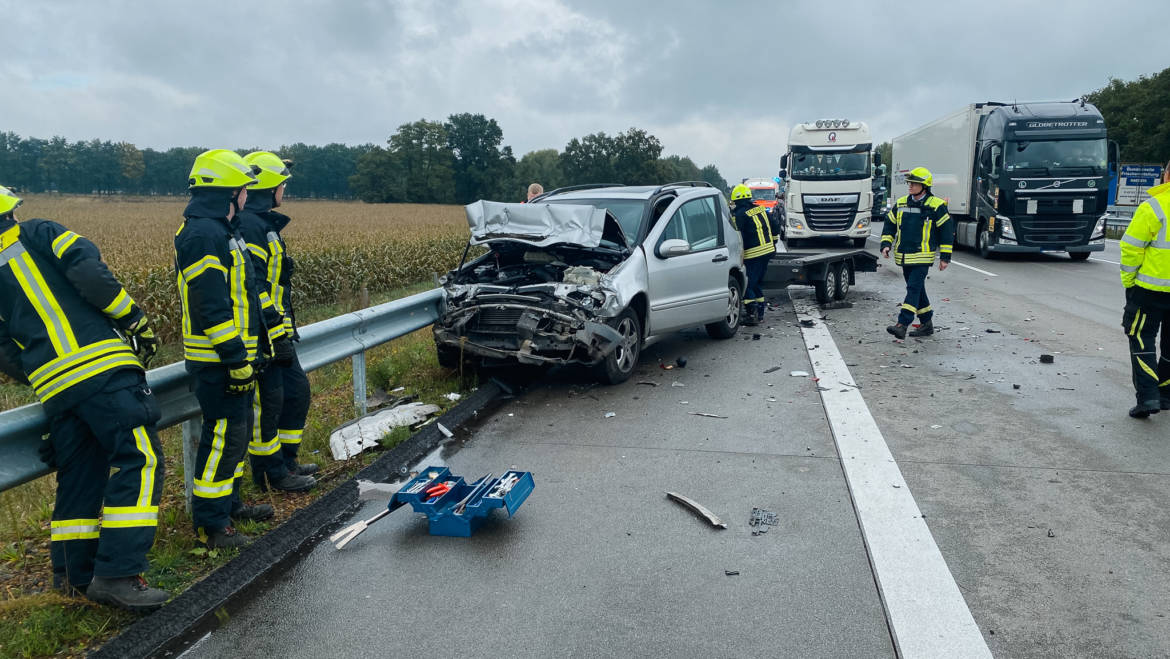 Fahrbahn reinigen nach Verkehrsunfall