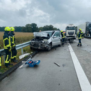 Fahrbahn reinigen nach Verkehrsunfall