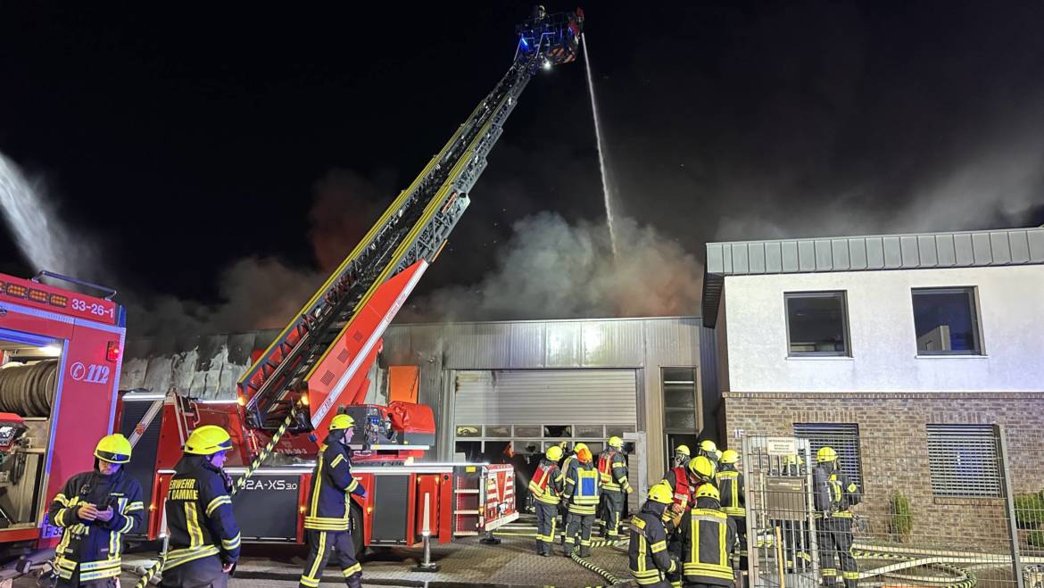 Großbrand einer Lagerhalle