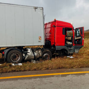 Verkehrsunfall in Autobahn-Baustelle