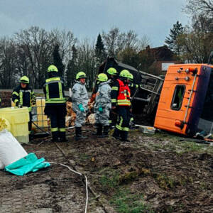 Diesel abpumpen nach Lkw-Unfall