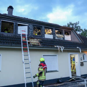 Ausgedehnter Zimmerbrand in Dachgeschosswohnung