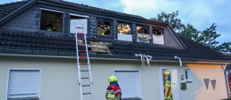 Ausgedehnter Zimmerbrand in Dachgeschosswohnung