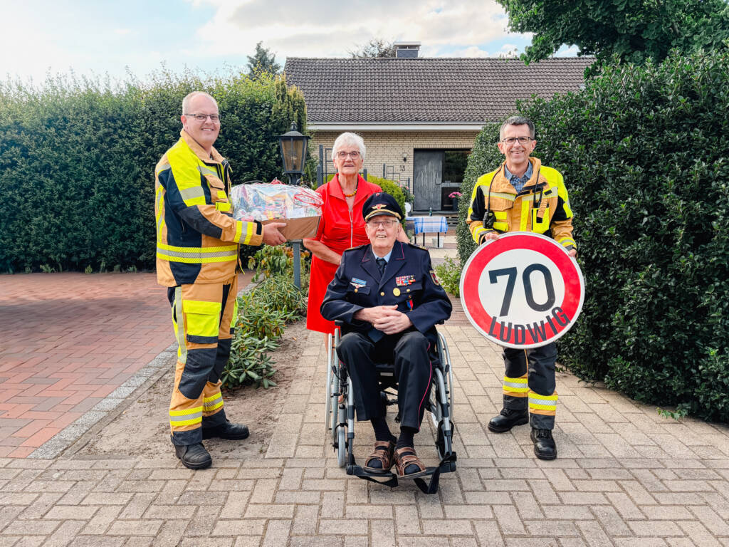 70 Jahre Feuerwehr: Ludwig Tombrägel wurde für seine jahrzehntelange Treue zur Freiwilligen Feuerwehr ausgezeichnet.