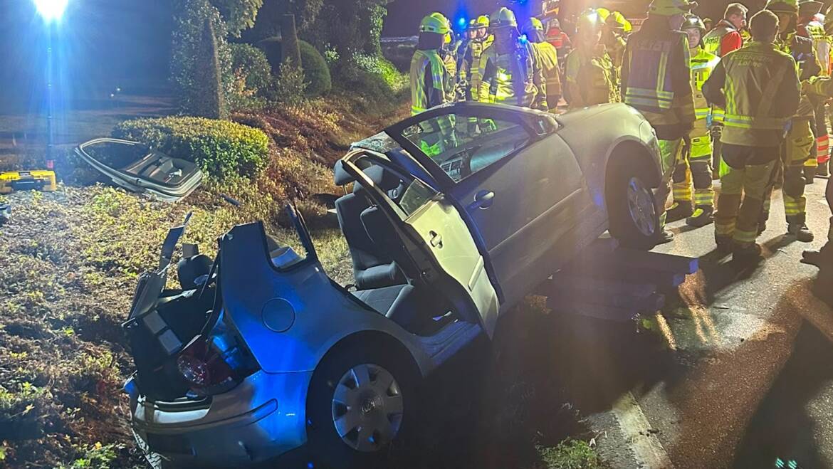 Verkehrsunfall mit eingeklemmten Personen