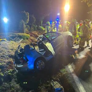 Verkehrsunfall mit eingeklemmten Personen