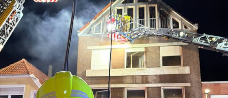 Nachbarschaftliche Löschhilfe bei Gebäude-Großbrand